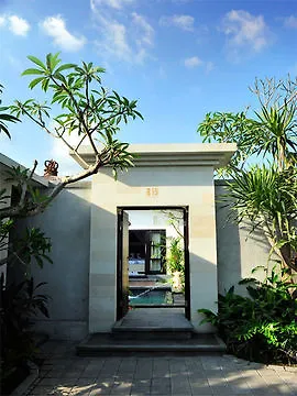 La Villais Kamojang Seminyak Hotel